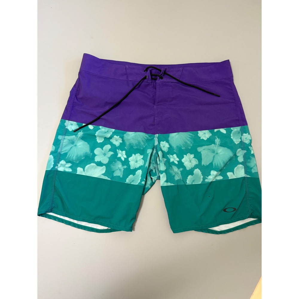 Oakley Mens Board Shorts Size 38 Purple Teal Hibiscus Floral Swim Trunks CA35460